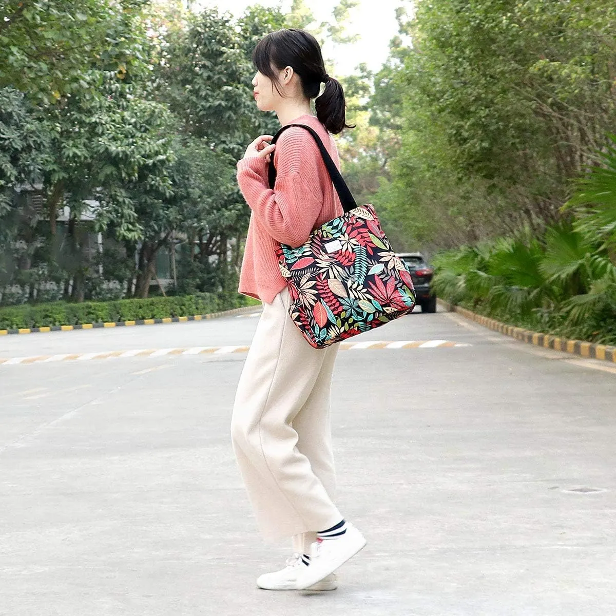 KAMO Floral Tote Bag - Waterproof Lightweight Handbags Travel Shoulder Bag for Hiking Yoga Gym Swimming Travel Beach