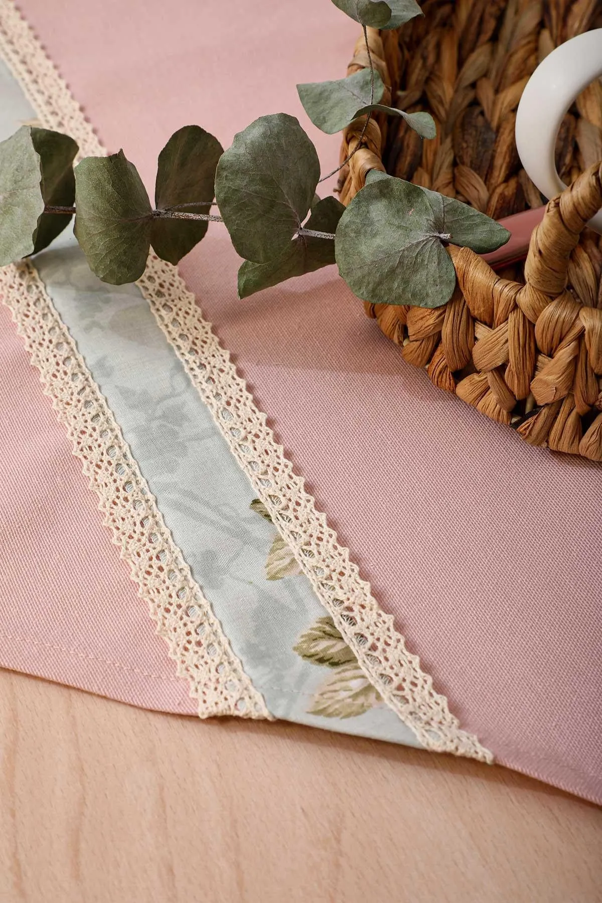 Trimmed Linen Textured Fabric Table Runner with Lace Embroidery 30x90 cm Table Cloth for Home Kitchen Decorations Parties Holidays,R-27K